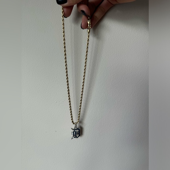 DETROIT TIGERS OFFICIAL MLB LOGO PENDANT - Picture 5 of 5